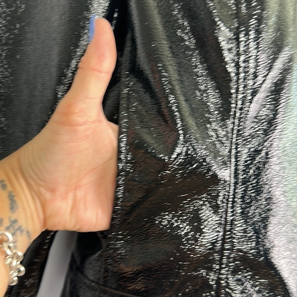 Aritzia Wilfred “Tempest” Slim Fit Cropped High Shine Black Vinyl Lined Jacket - Picture 9 of 16